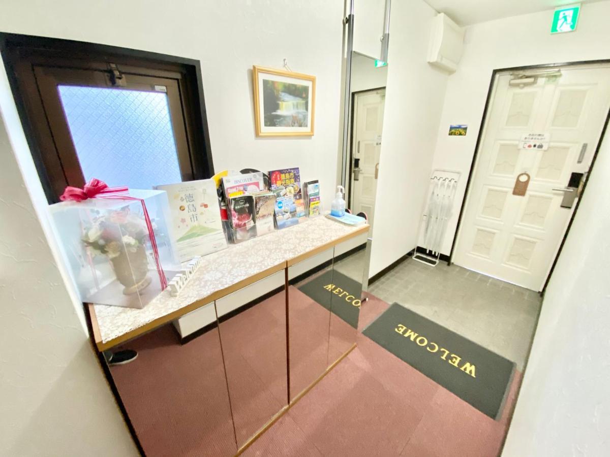 Guesthouse017: Central Tokushima Private Room near Awa Odori Kaikan Exterior photo